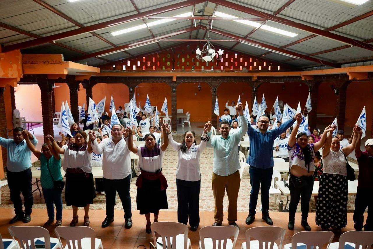 Se hizo la entrega de nombramientos a las y los coordinadores municipales de las Comisiones Ciudadanas del Distrito 2.