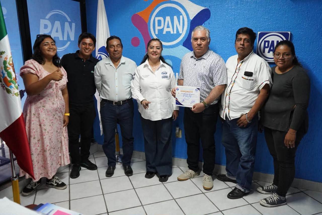 Nuestra presidenta estatal, Katy Caravantes, sostuvo una reunión de trabajo con integrantes de la Comisión Organizadora de Pijijiapan.