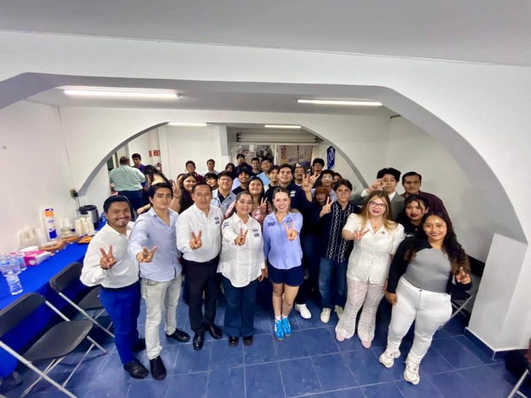 La secretaria nacional de Acción Juvenil, Daniela Aguilar, sostuvo un encuentro con jóvenes líderes de Tuxtla Gutiérrez.