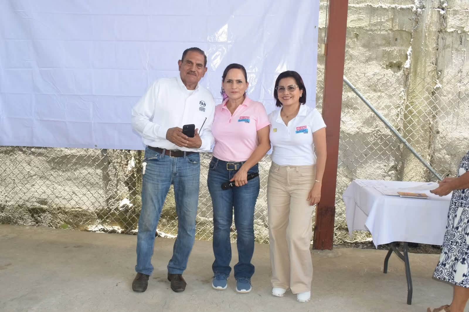 En Cacahoatán, mujeres de este municipio y de Unión Juárez participaron en el taller “Voces de la comunidad: Mujeres en la Política Local”.