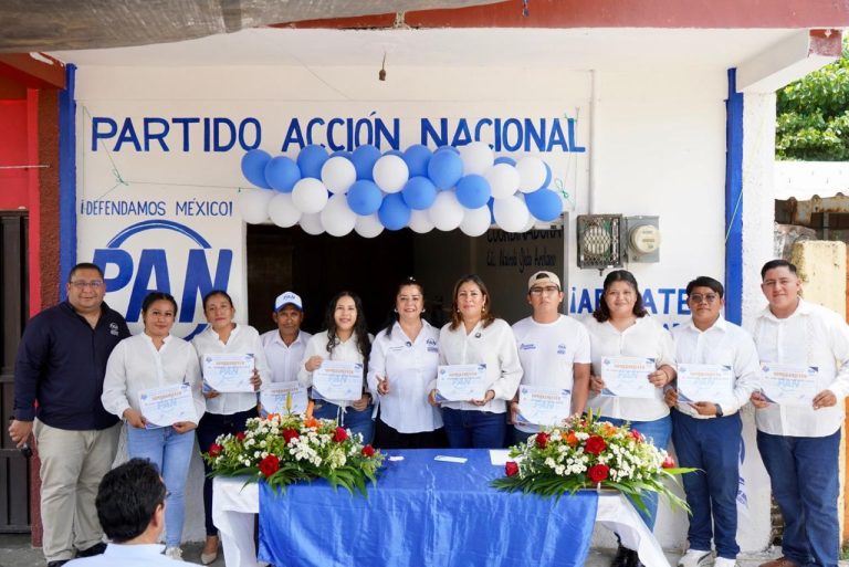 En Huehuetán, nuestra presidenta, Katy Caravantes, encabezó la apertura de las oficinas de la Comisión Ciudadana y entregó el nombramiento a su nueva integración, presidida por Nairobi Ojeda Arellano