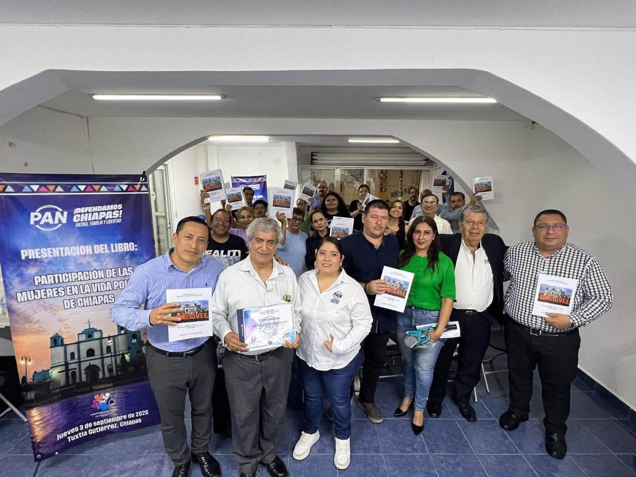 En el Comité Directivo Municipal de Tuxtla Gutiérrez se presentó el libro “Participación de las Mujeres en la Vida Política de Chiapas”.