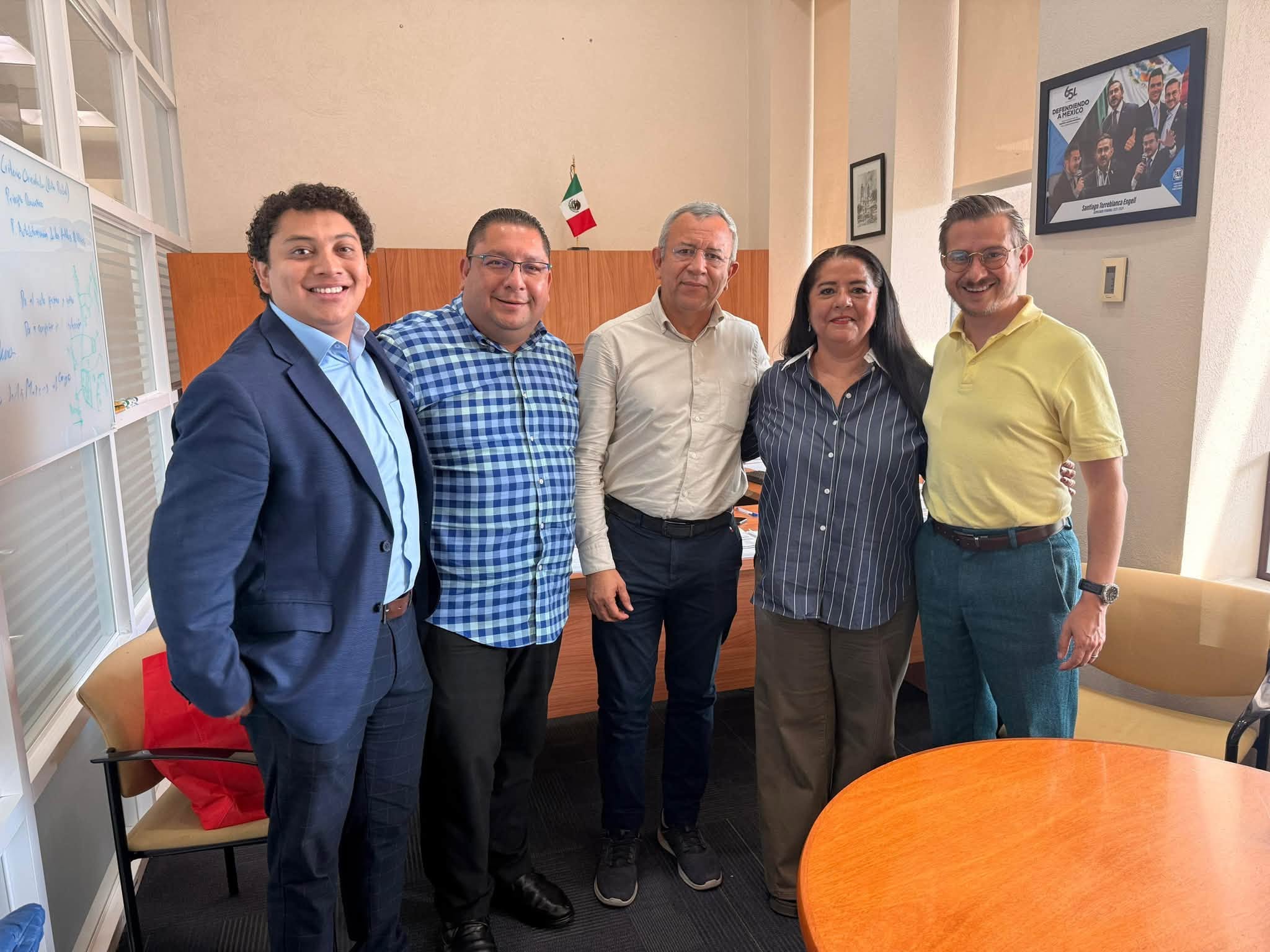 La dirigencia del PAN Chiapas sostuvo una reunión de trabajo con Santiago Torreblanca Engell, director Jurídico del Comité Ejecutivo Nacional.